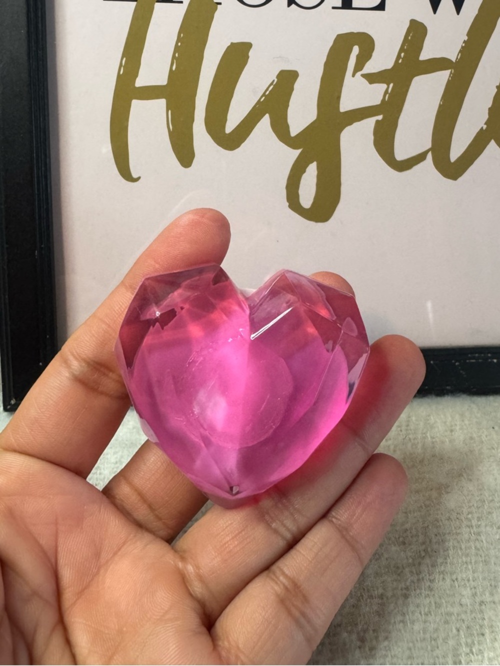 Faceted Pink Heart pop socket